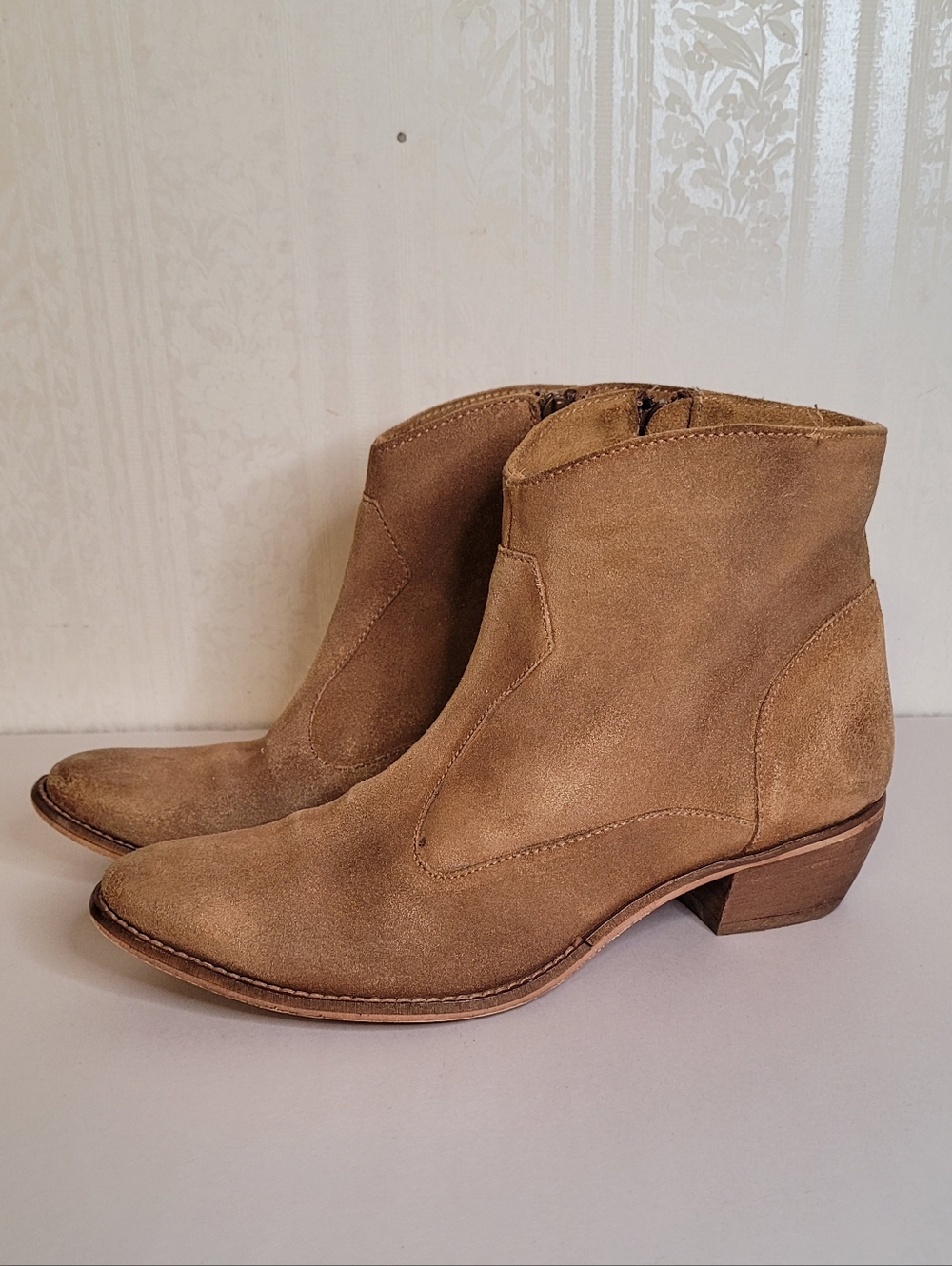 Diba Suede Booties 8.5 - Picture 5 of 10